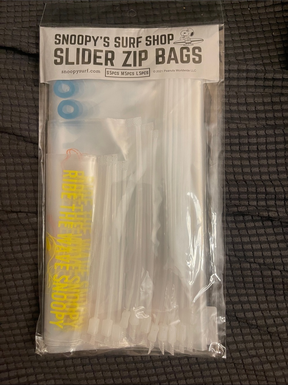 Snoopyʻs Surf Shop Hawaii Clear Slider Zip Bags with White Sliders 15 count
